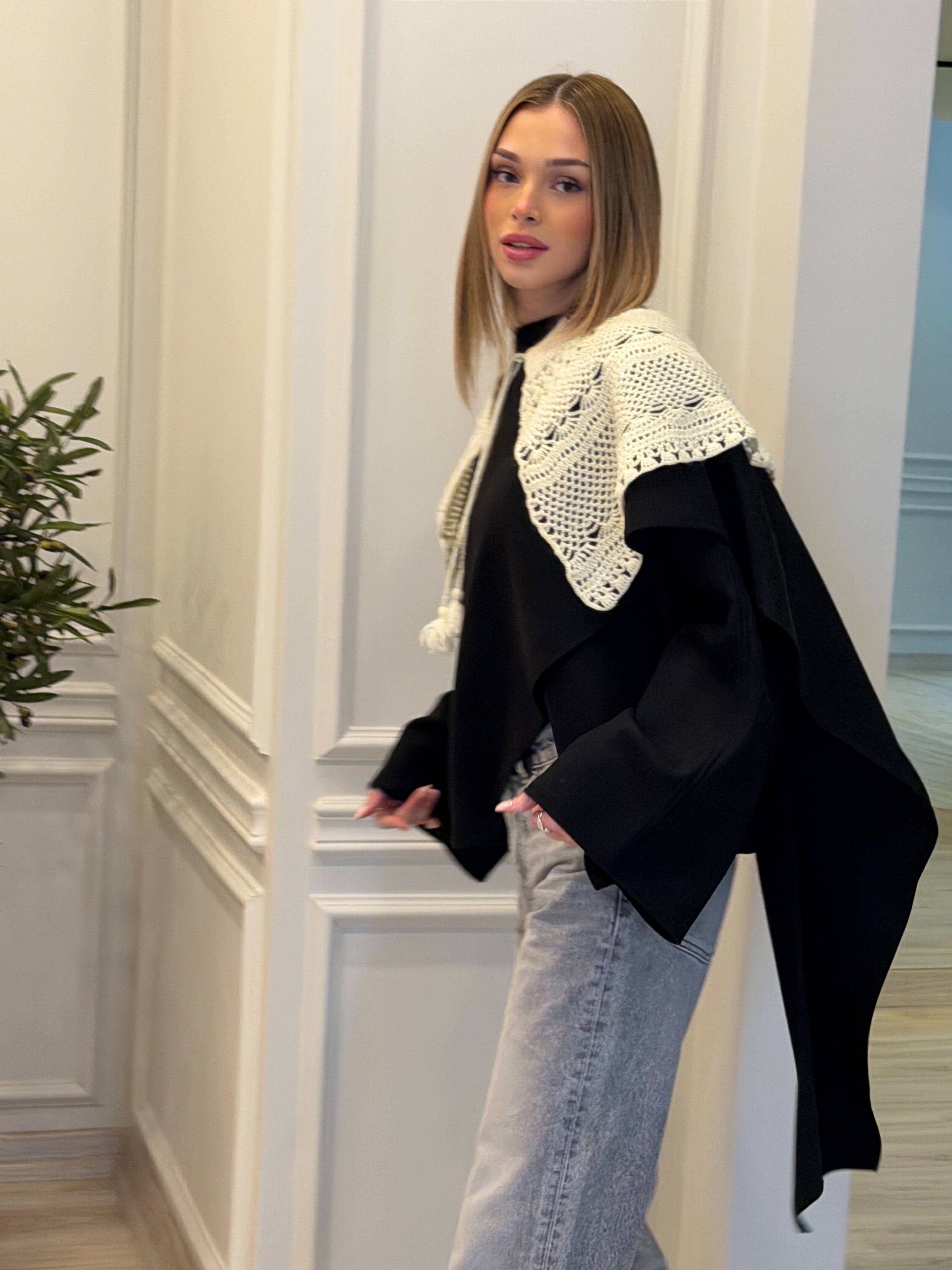 Alexia Kaşe Atkılı Siyah Ceket