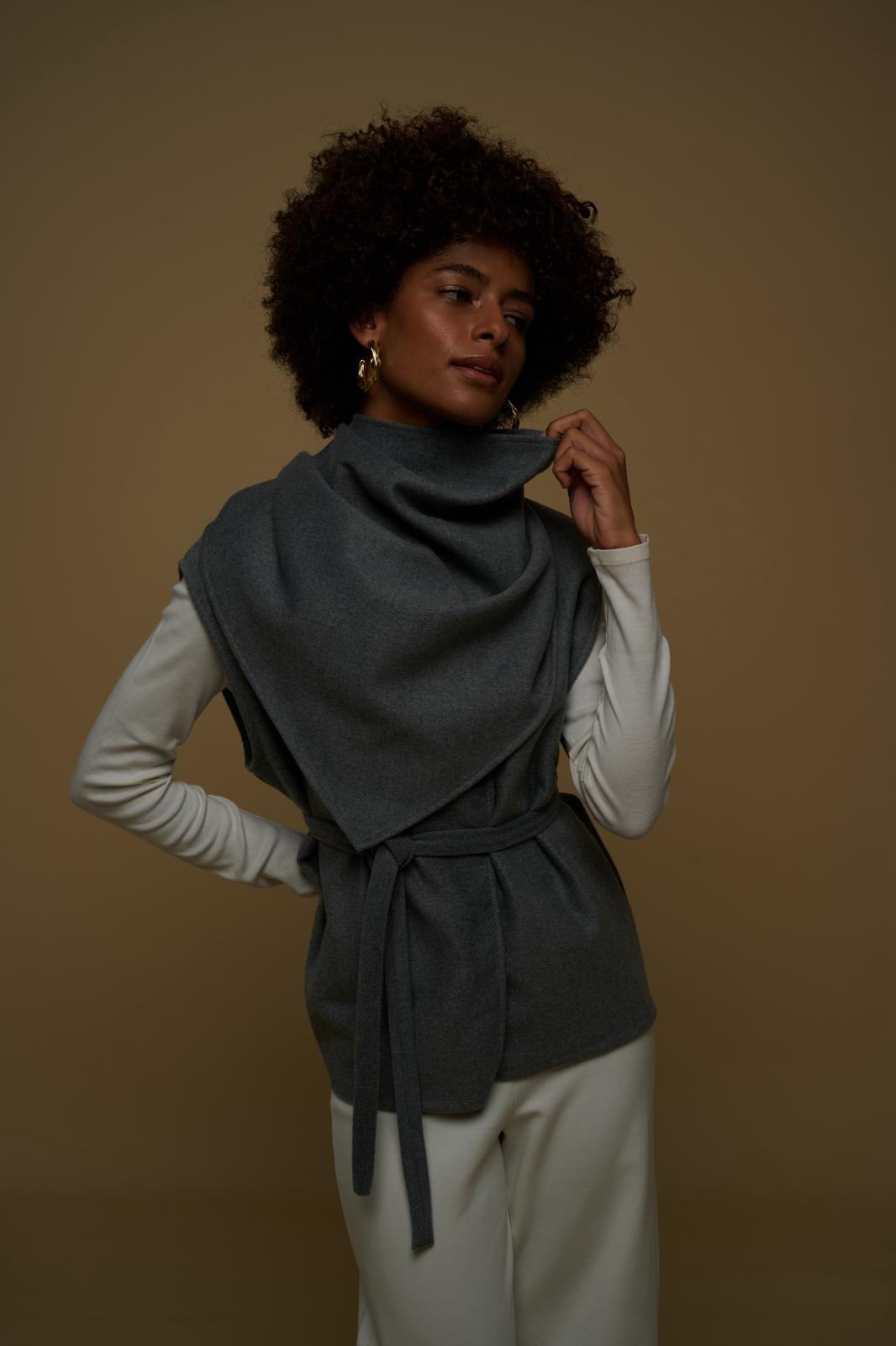 Şal Detaylı Kate Yelek